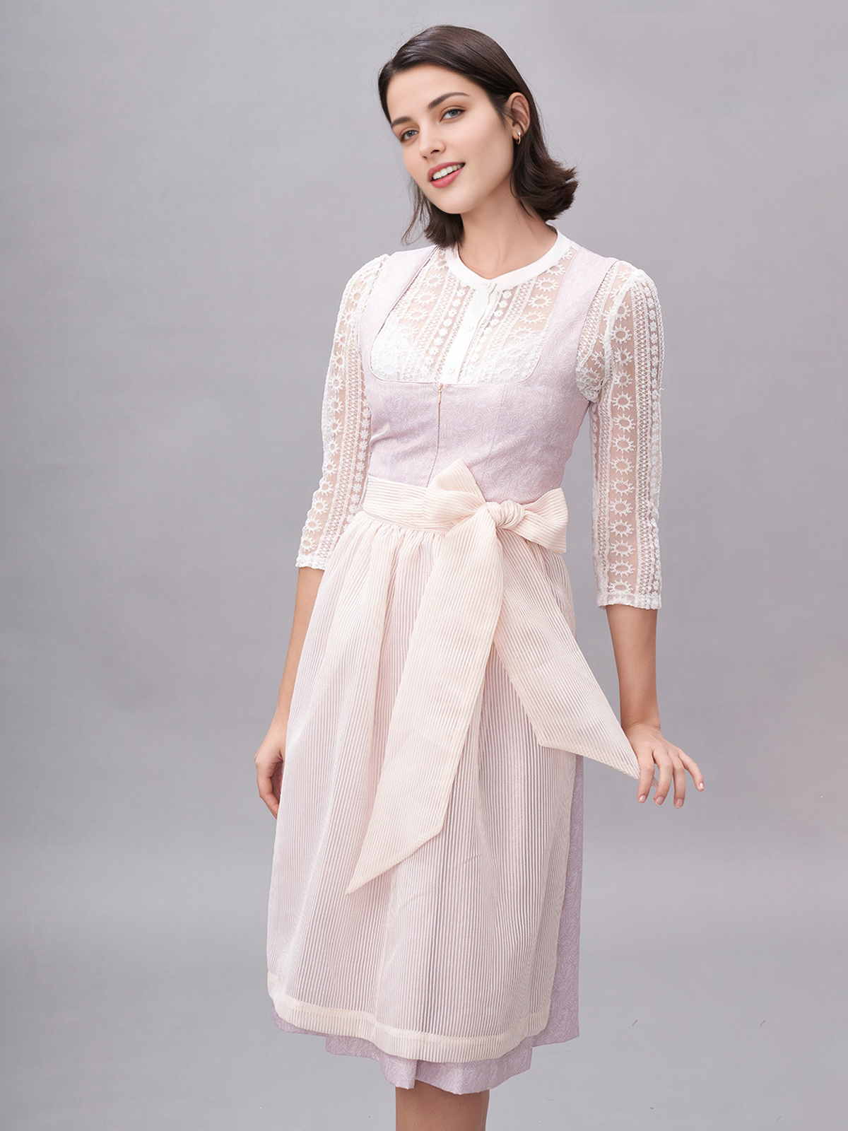 Dirndl in Rosa – feminin und stilvoll