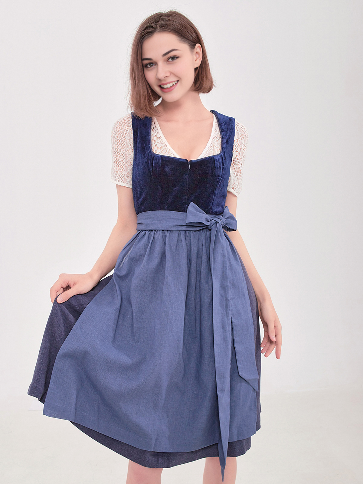 Dirndl in Blau