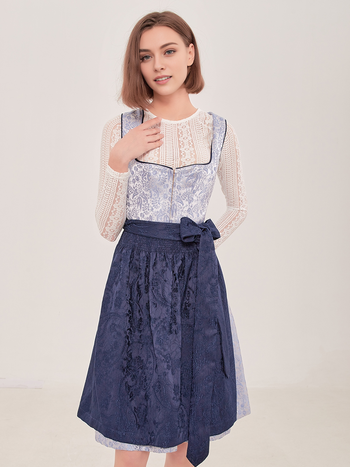 Dirndl in Blau