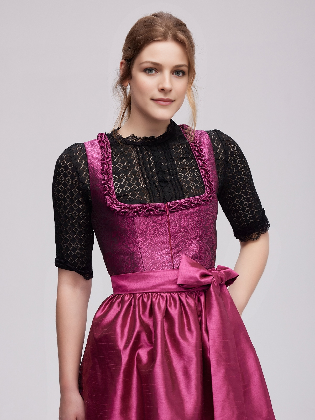 Dirndl Grün in Pink – ein unerwarteter Kontrast