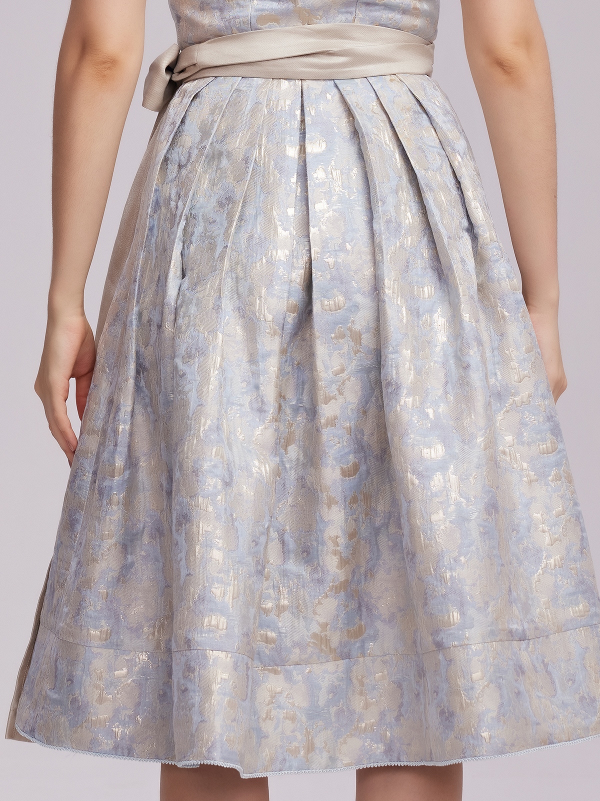 Dirndl Mini Damen in Blau – feminin & modern