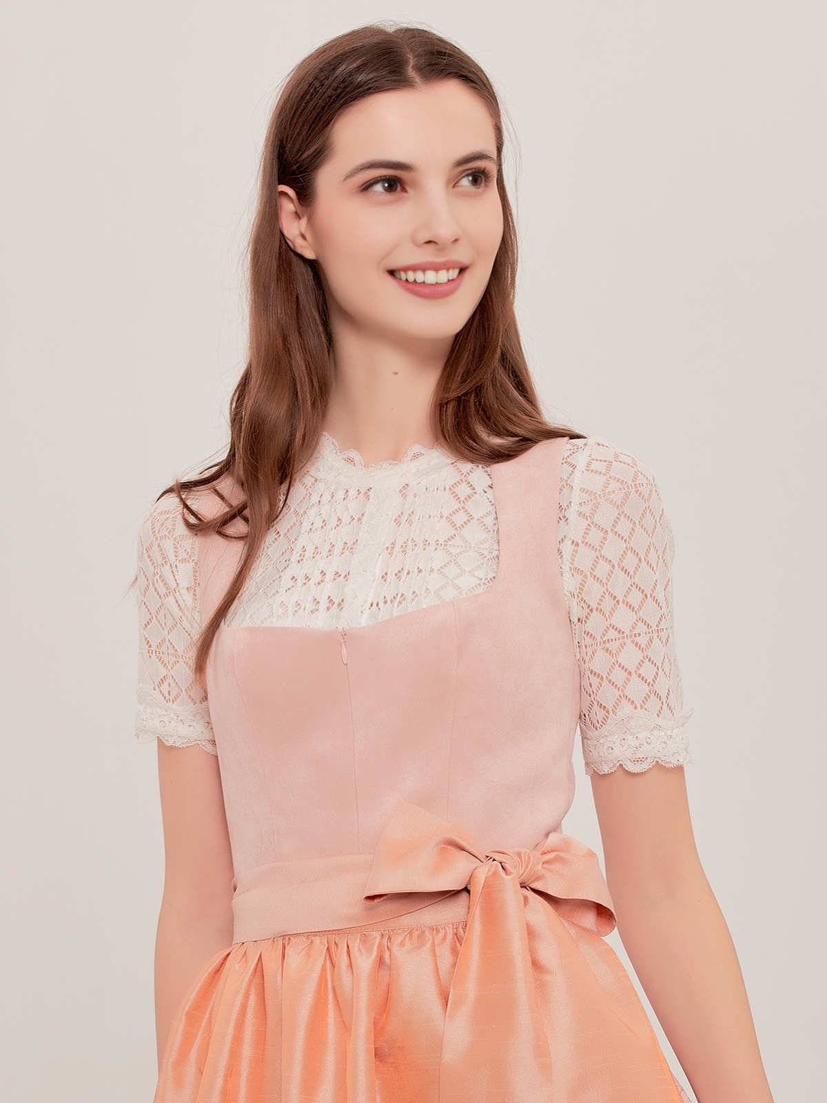 Dirndl in Rosa