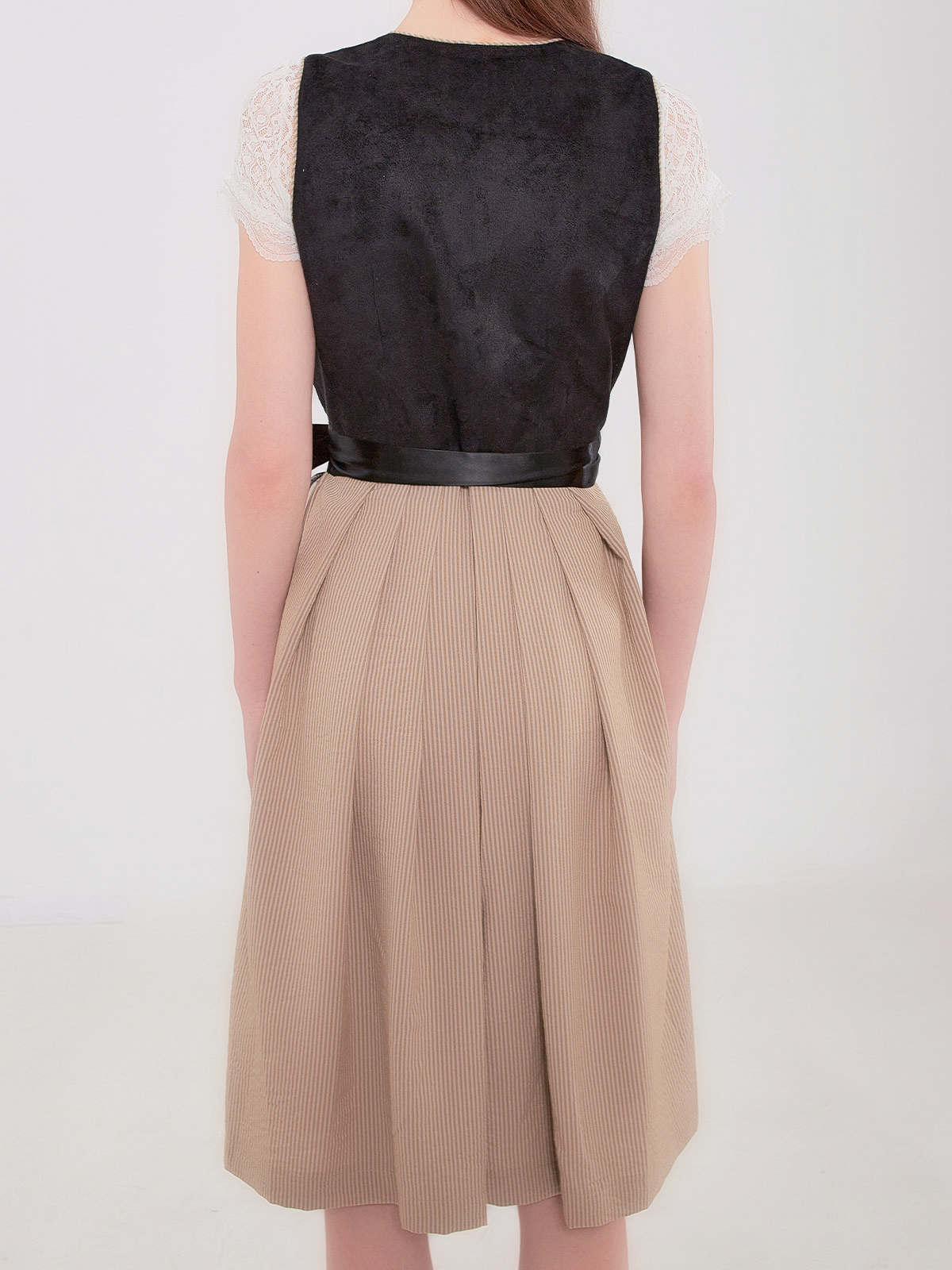 Modernes Mini Dirndl in Grün