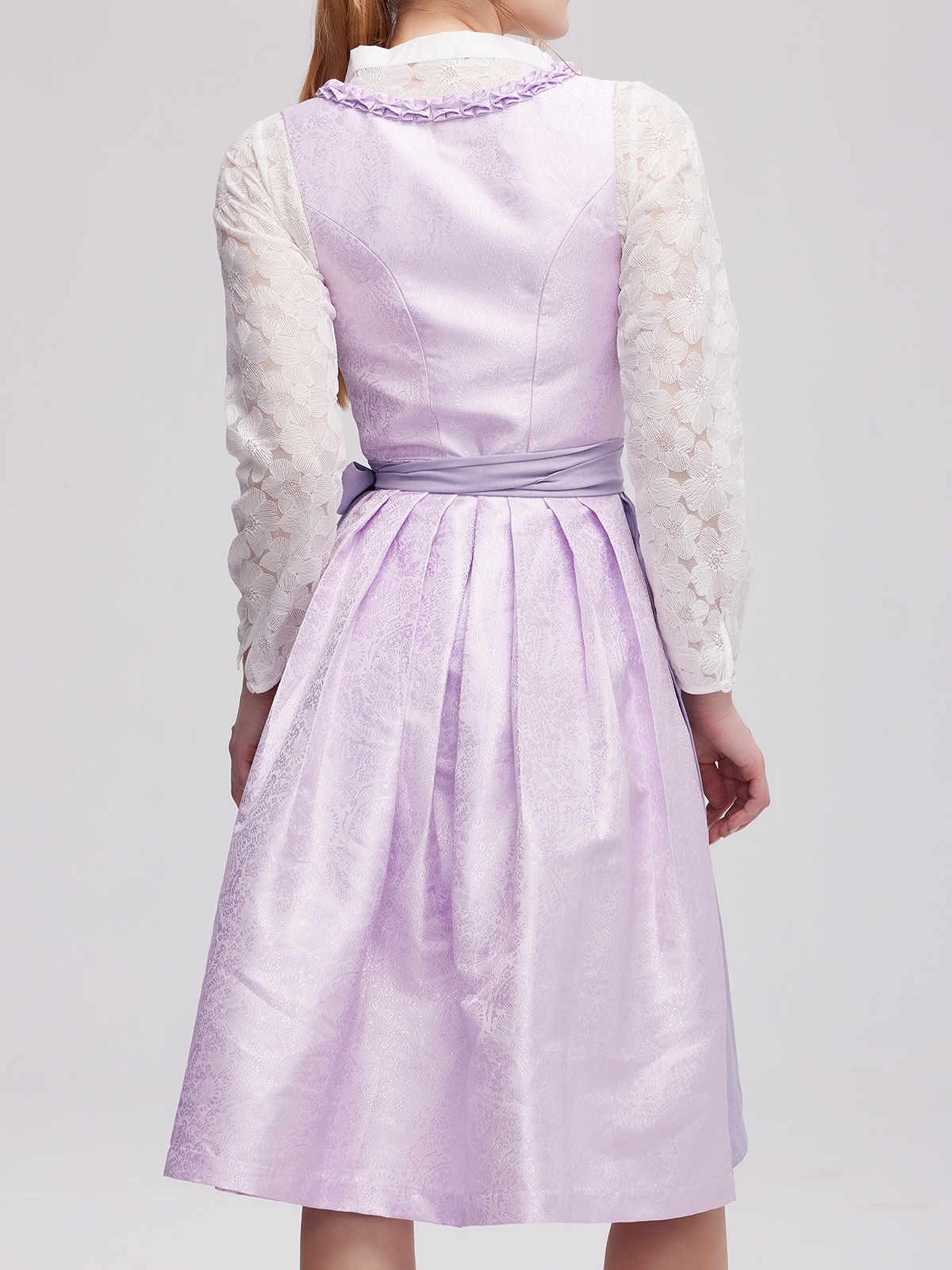 Dirndl in Lila mit floralem Muster