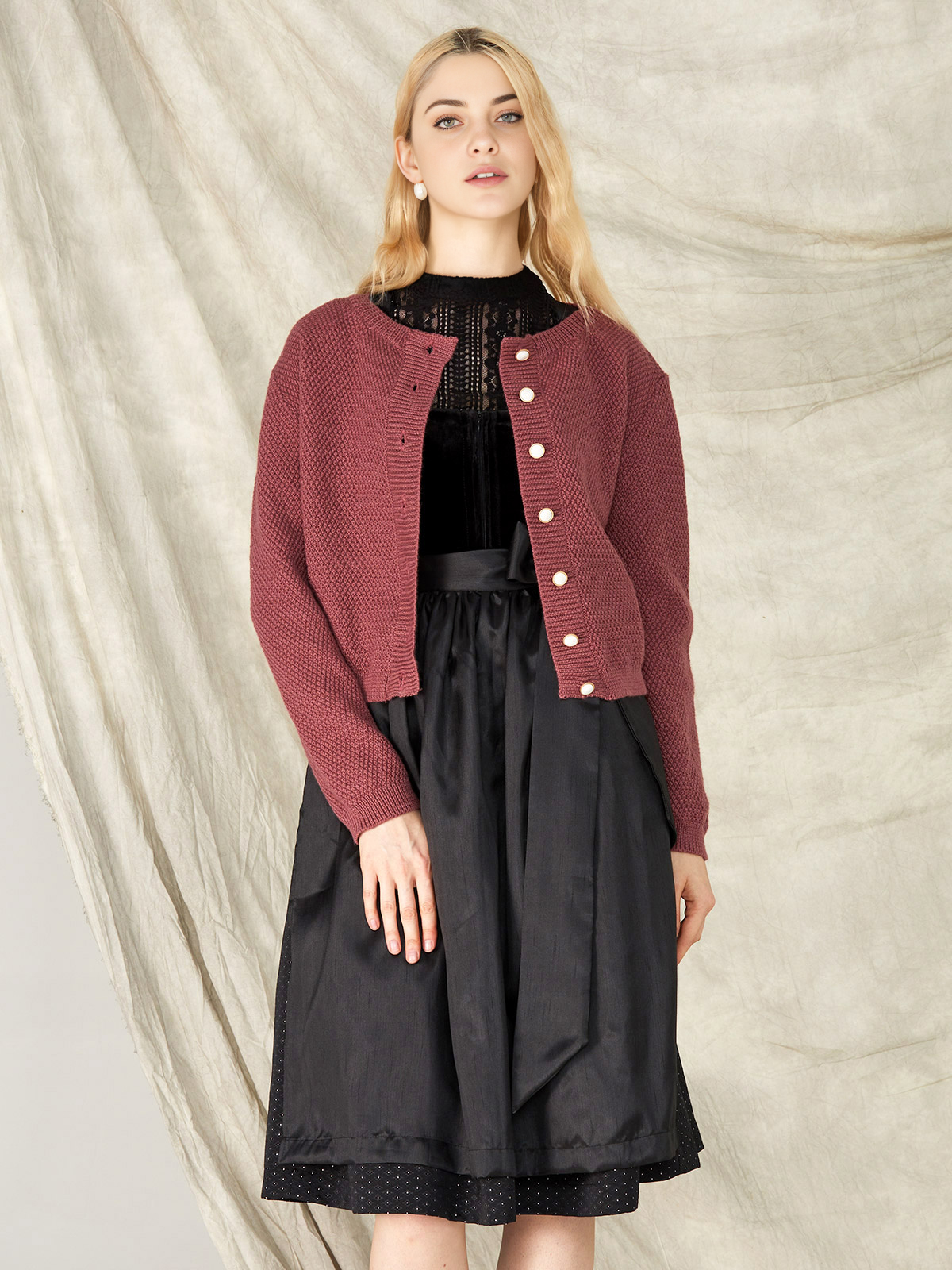 Dirndl 2024 Damen in Lila – feminin & modern