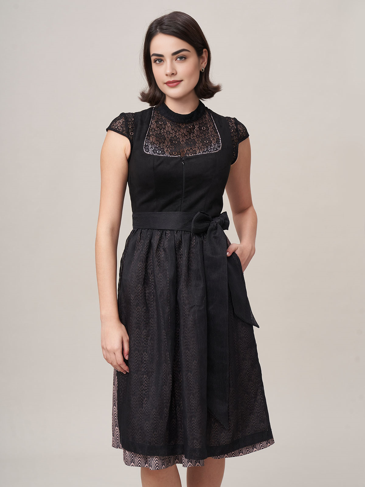 Schwarzes Ehreer Dirndl