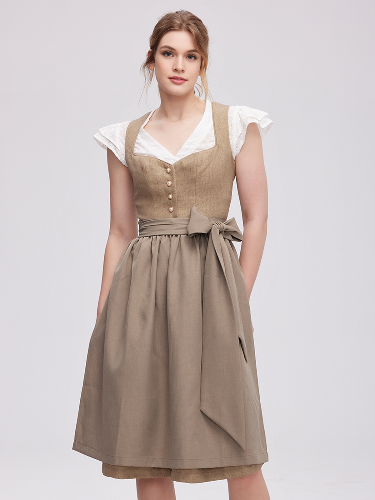 Dirndl mit Herzausschnitt