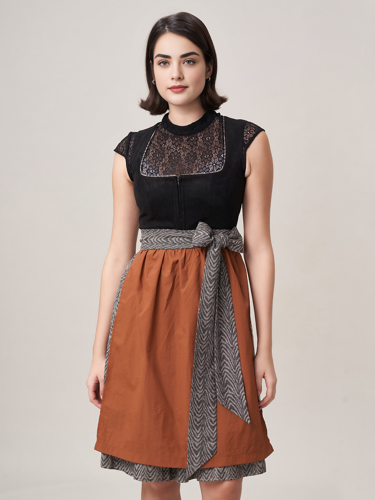 Modernes Dirndl mit Ausschnitt