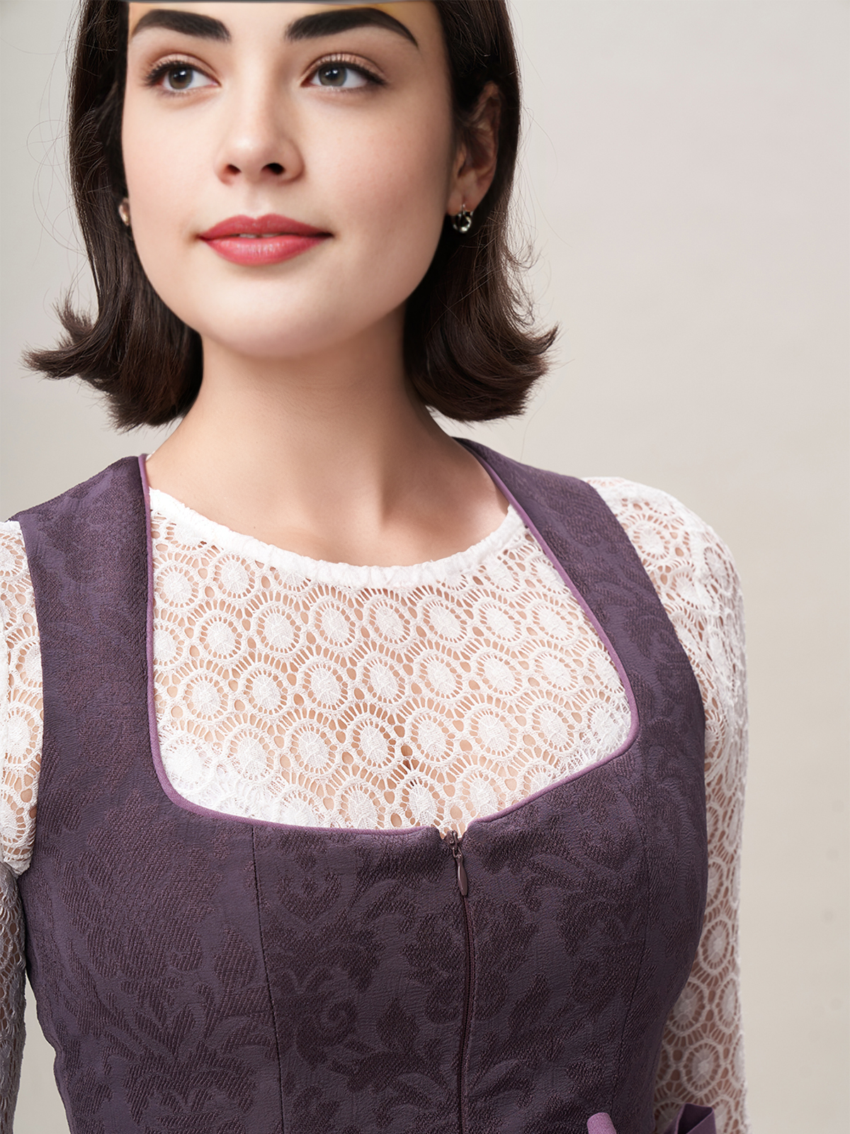 Dirndl in Lila – feminin und stilvoll