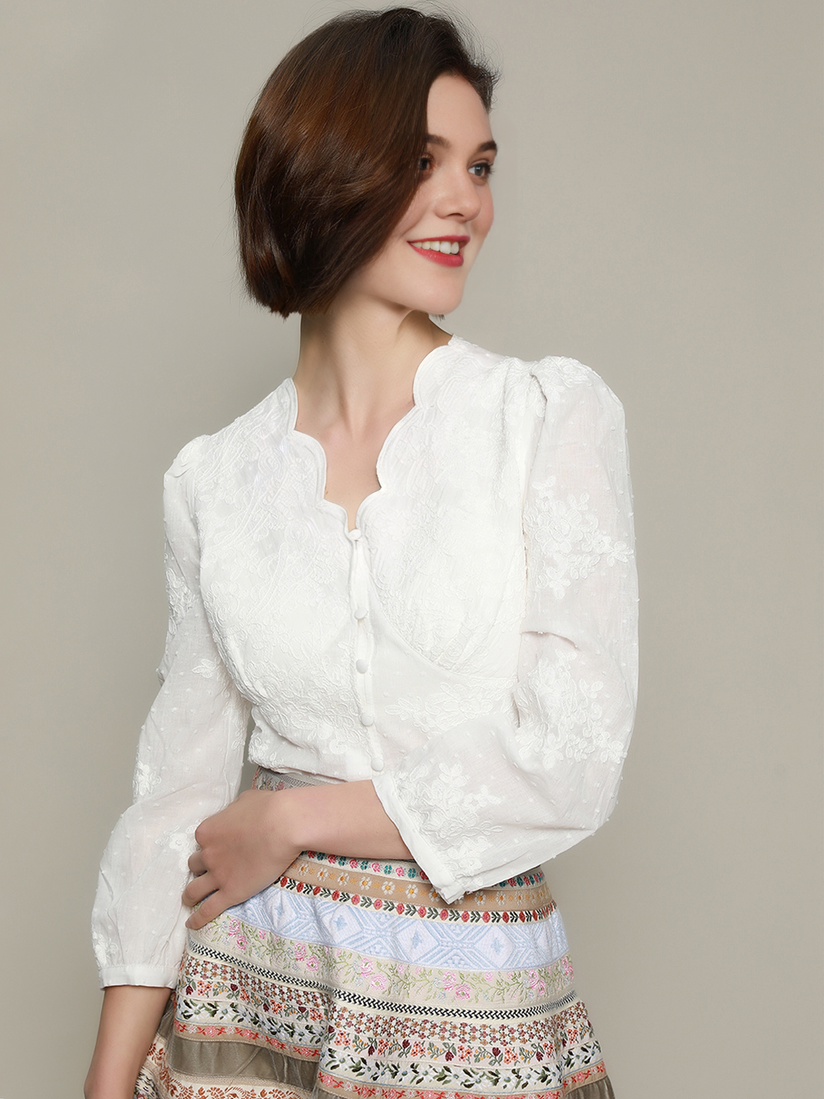 Dirndl mit weißer Bluse