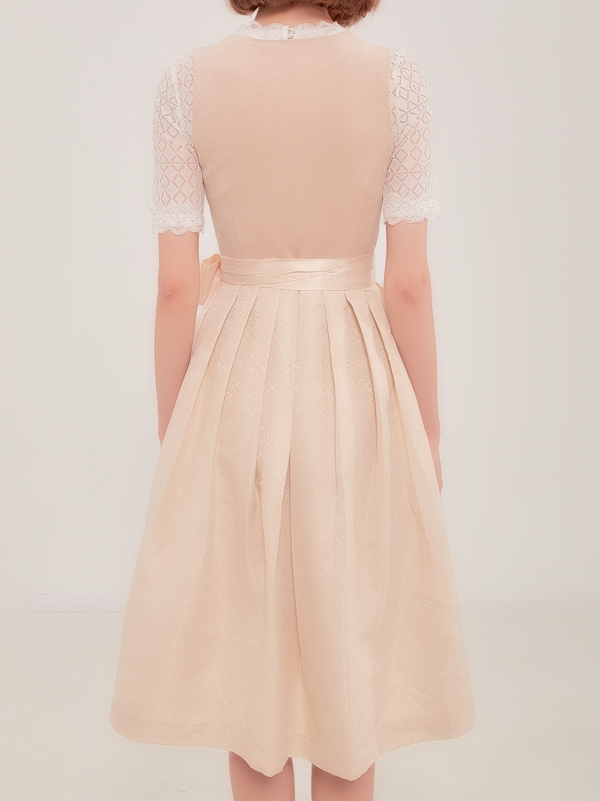 Dirndlbluse Lochspitze in Beige