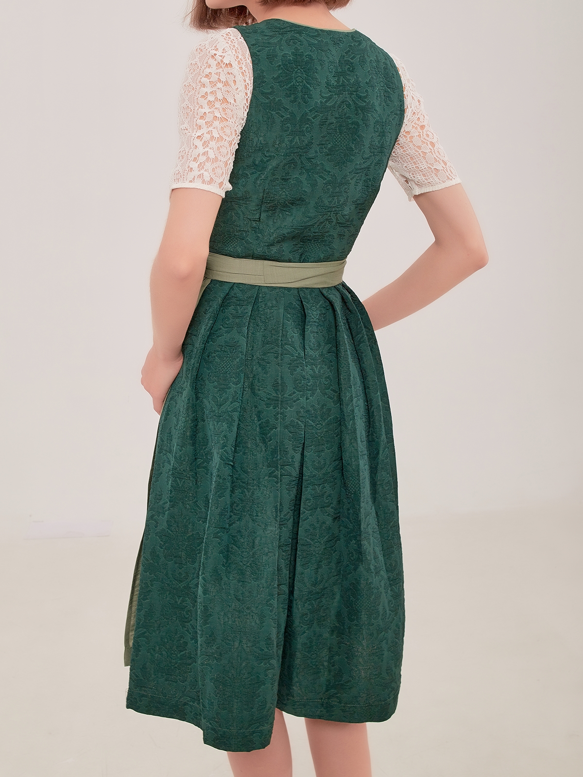 Dirndl in Dunkelblau