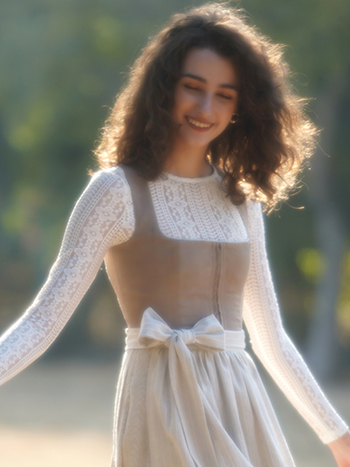 Dirndl samt schwarz in Braun