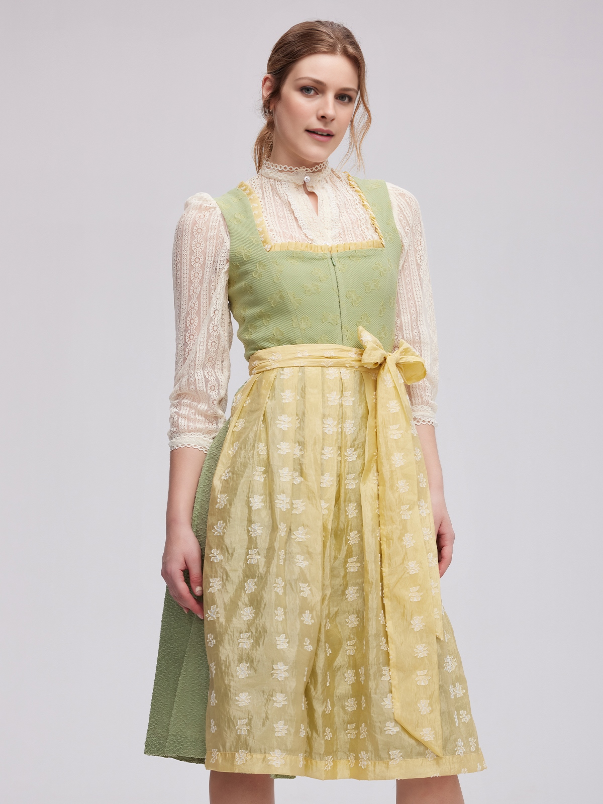 Elegantes grünes Dirndl mit schlichter Optik
