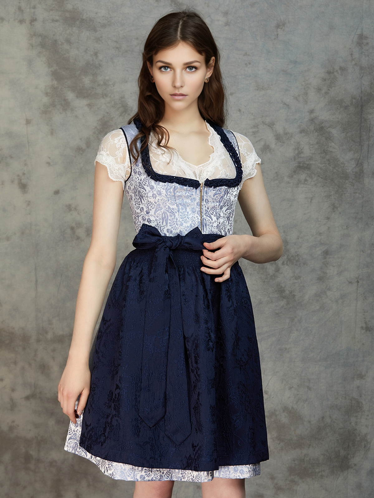 Dirndl in Blau