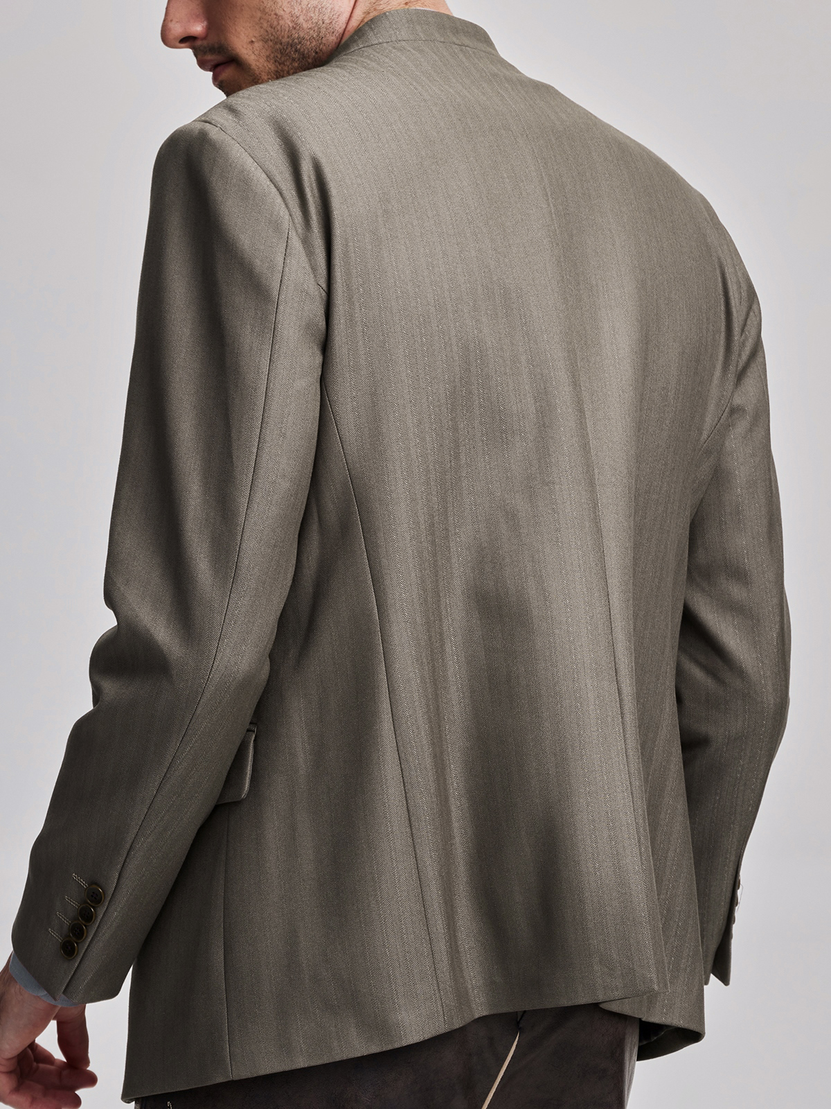 Schwarz Dirndlbluse mit traditionellem Dirndl