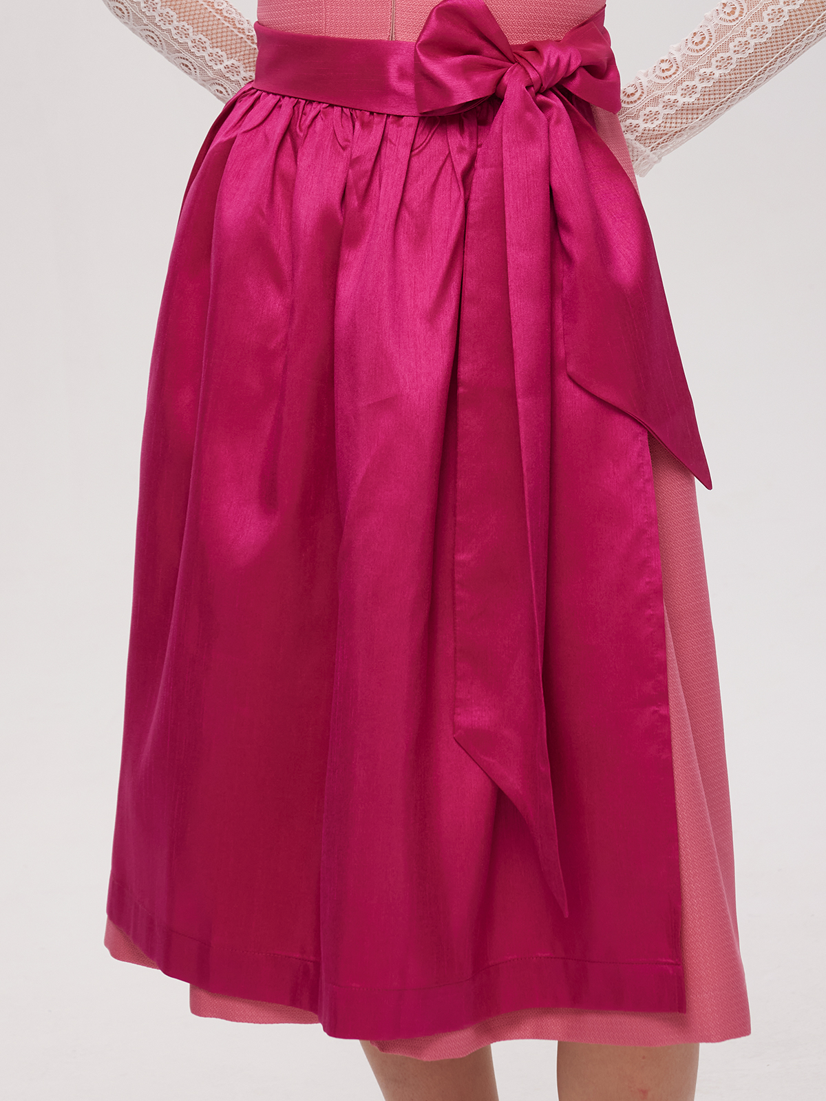 Modernes Dirndl in Pink