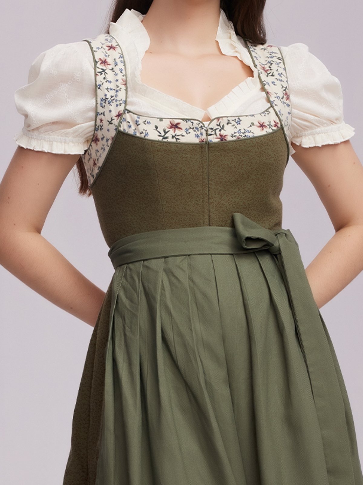 Ehreer Dirndl in Grün