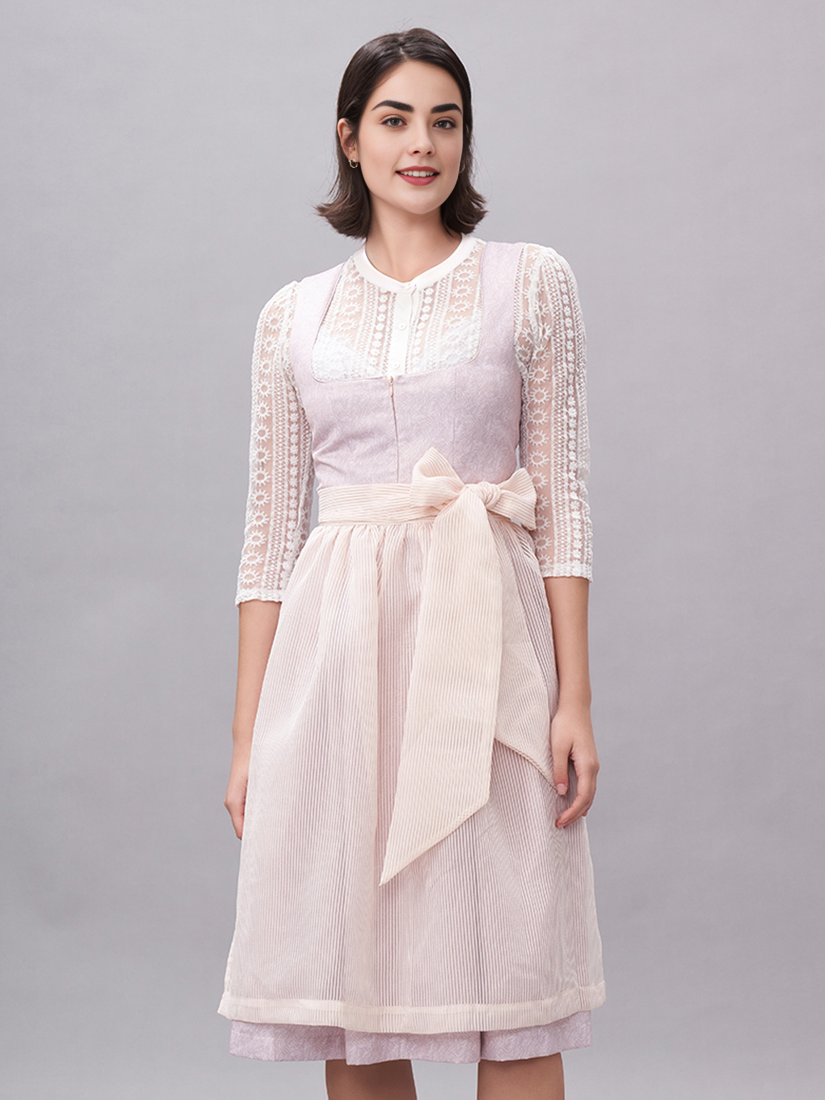 Dirndl in Rosa mit floralen Details