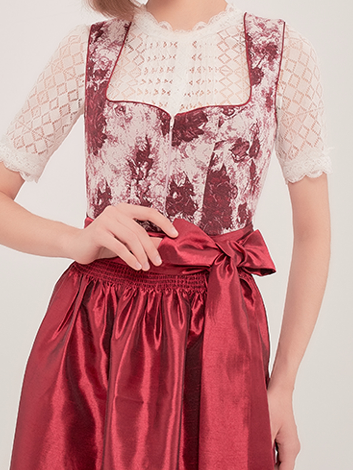 Dirndl in Rot